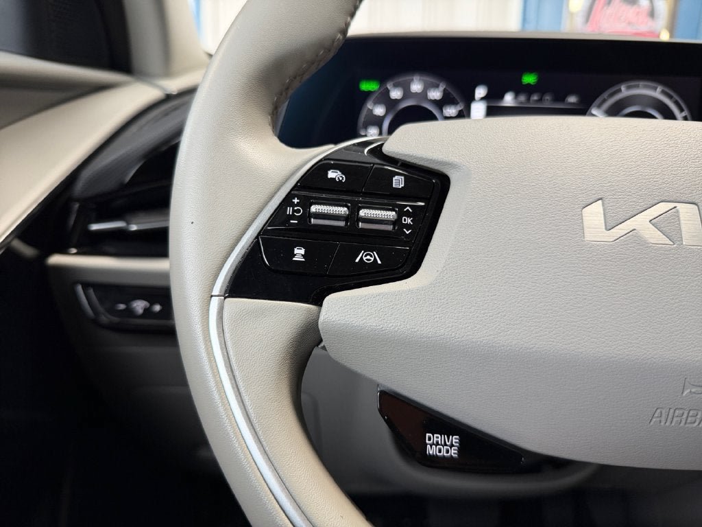 Used 2023 Kia Niro Wind FWD image 16