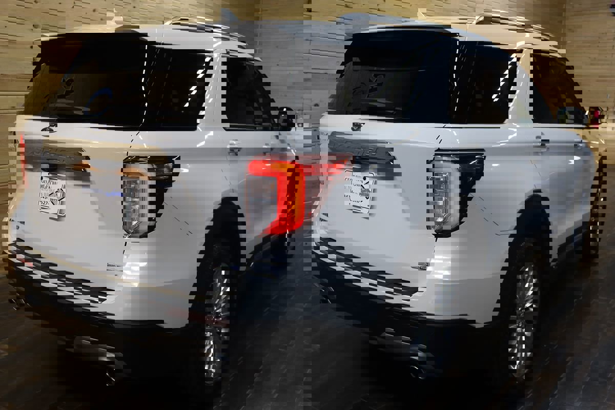 Used 2020 Ford Explorer Limited AWD/4WD image 5