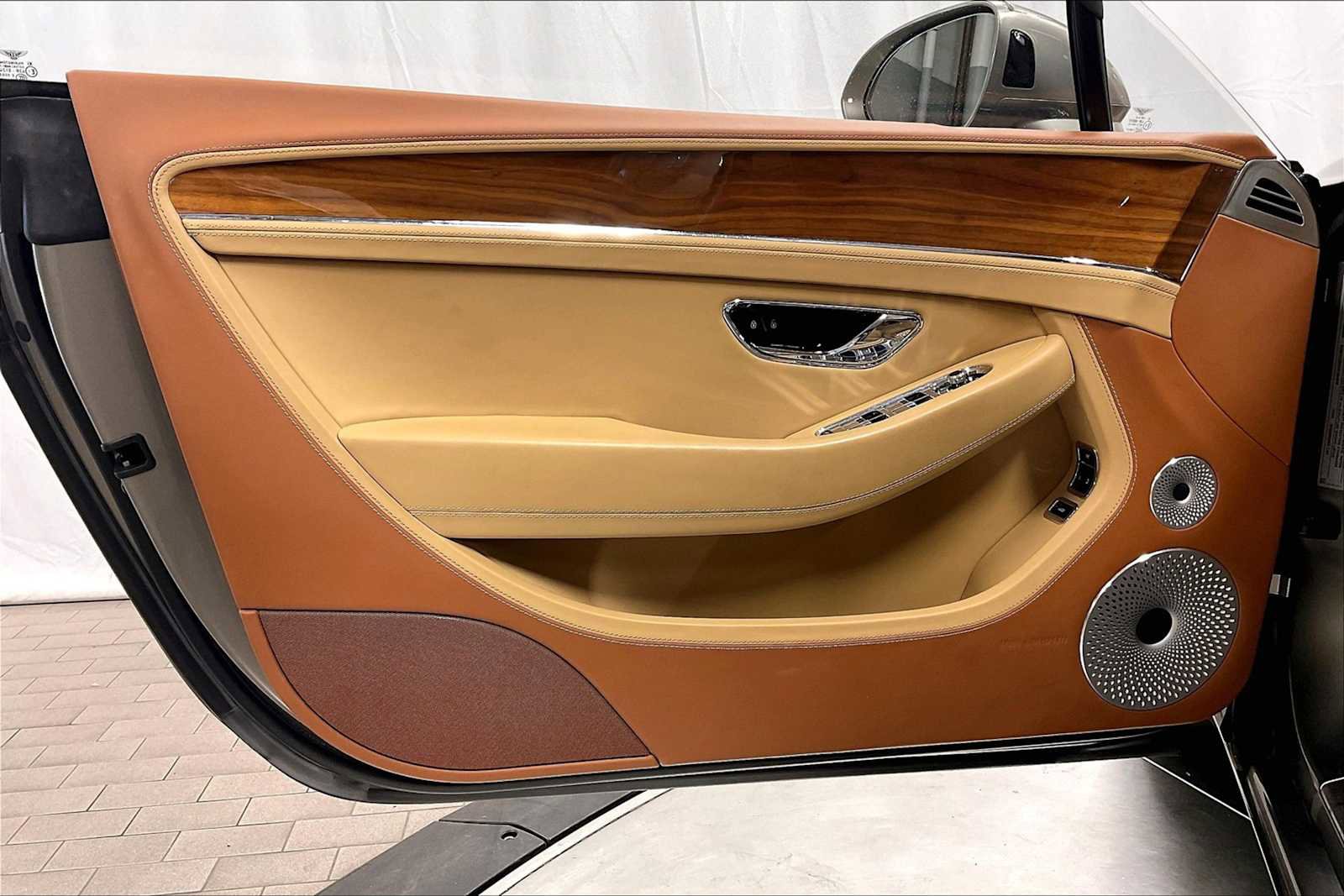 Used 2022 Bentley Continental GT image 26