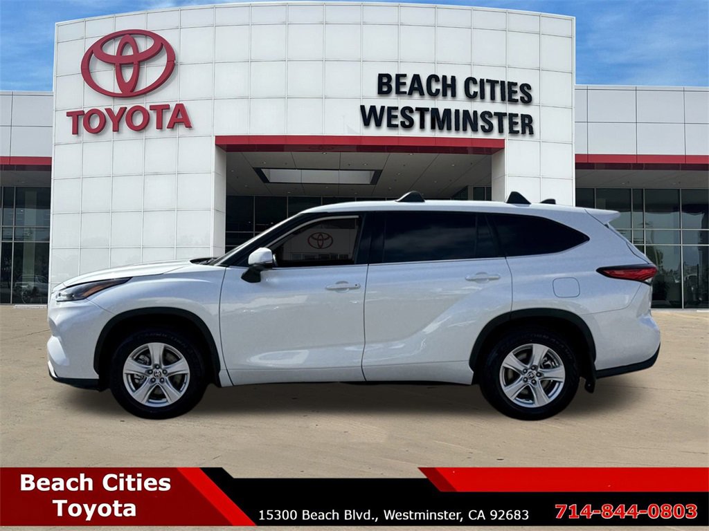 Certified 2022 Toyota Highlander LE image 7