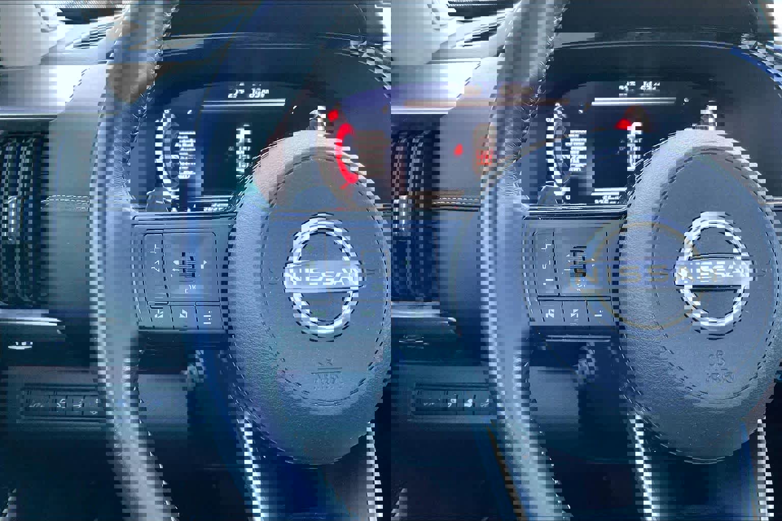 Used 2024 Nissan Pathfinder Platinum image 24