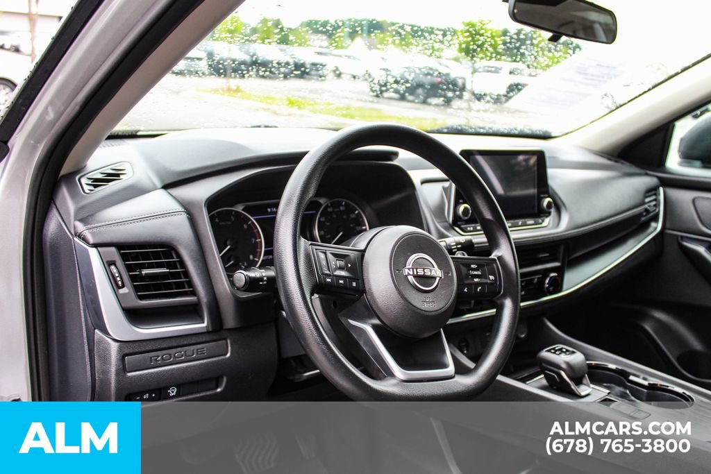 Used 2024 Nissan Rogue S FWD image 31