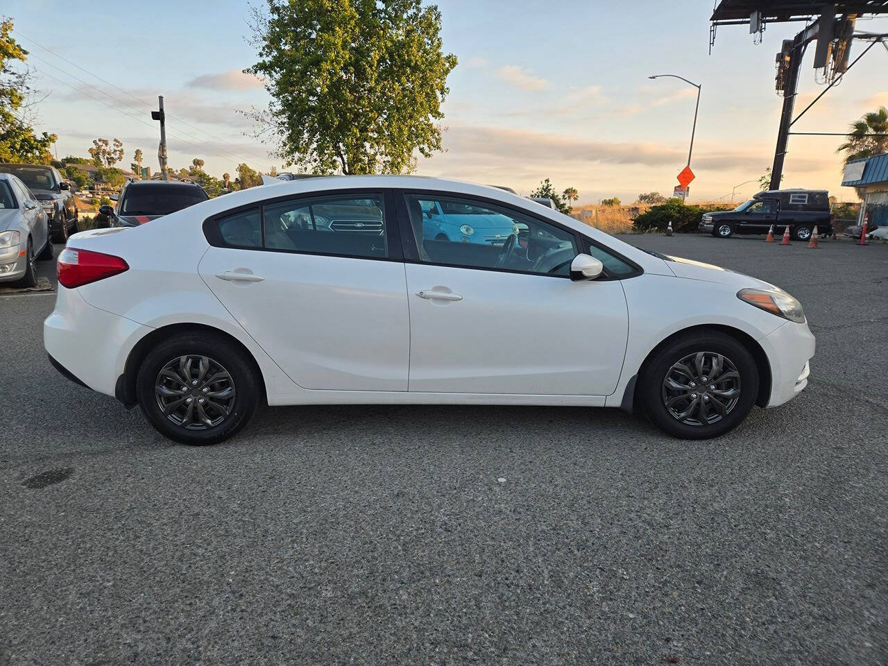 Used 2014 Kia Forte LX FWD image 9