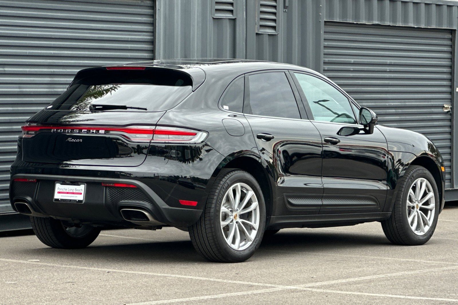Used 2025 Porsche Macan image 8