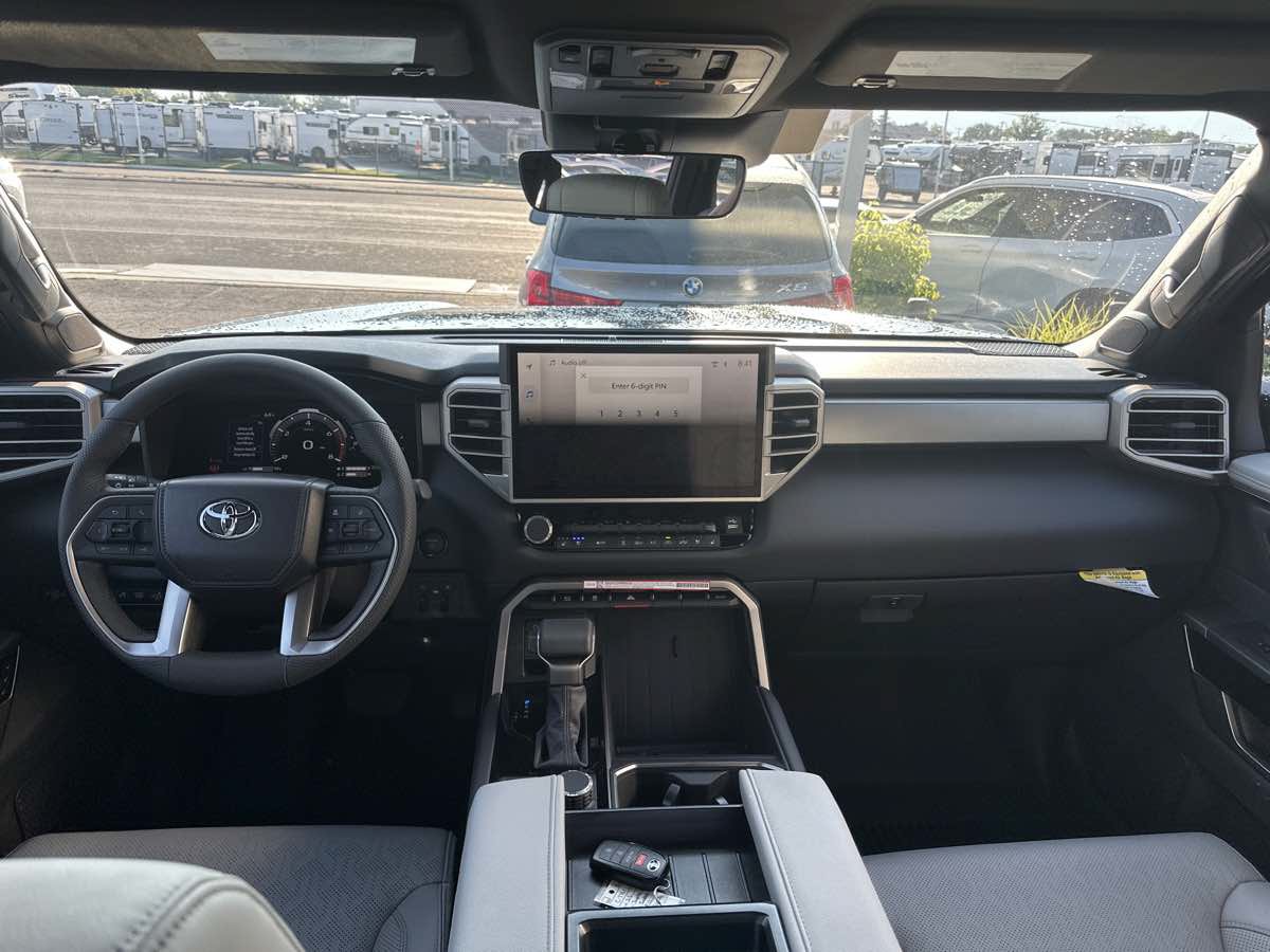 Used 2025 Toyota Tundra Limited AWD/4WD image 15