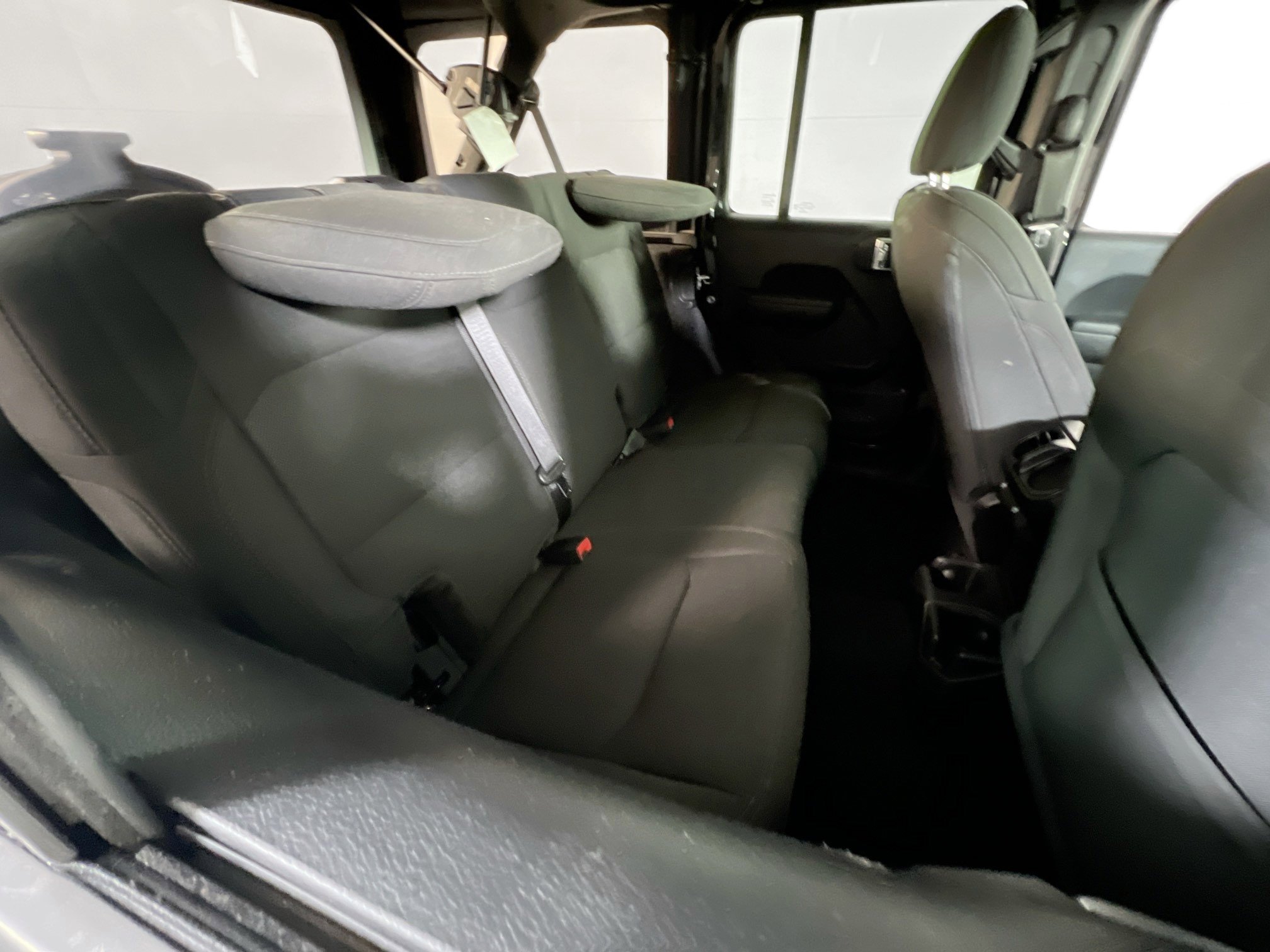 Used 2022 Jeep Wrangler Sport S image 25