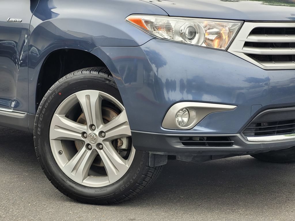Used 2013 Toyota Highlander Limited AWD/4WD image 4