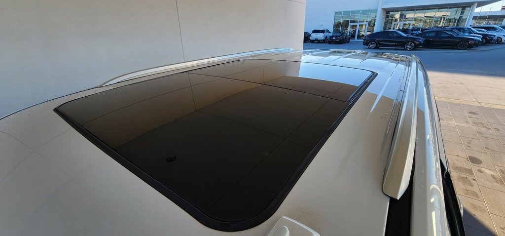 Used 2023 GMC Yukon Denali w/ Denali Reserve Package image 11