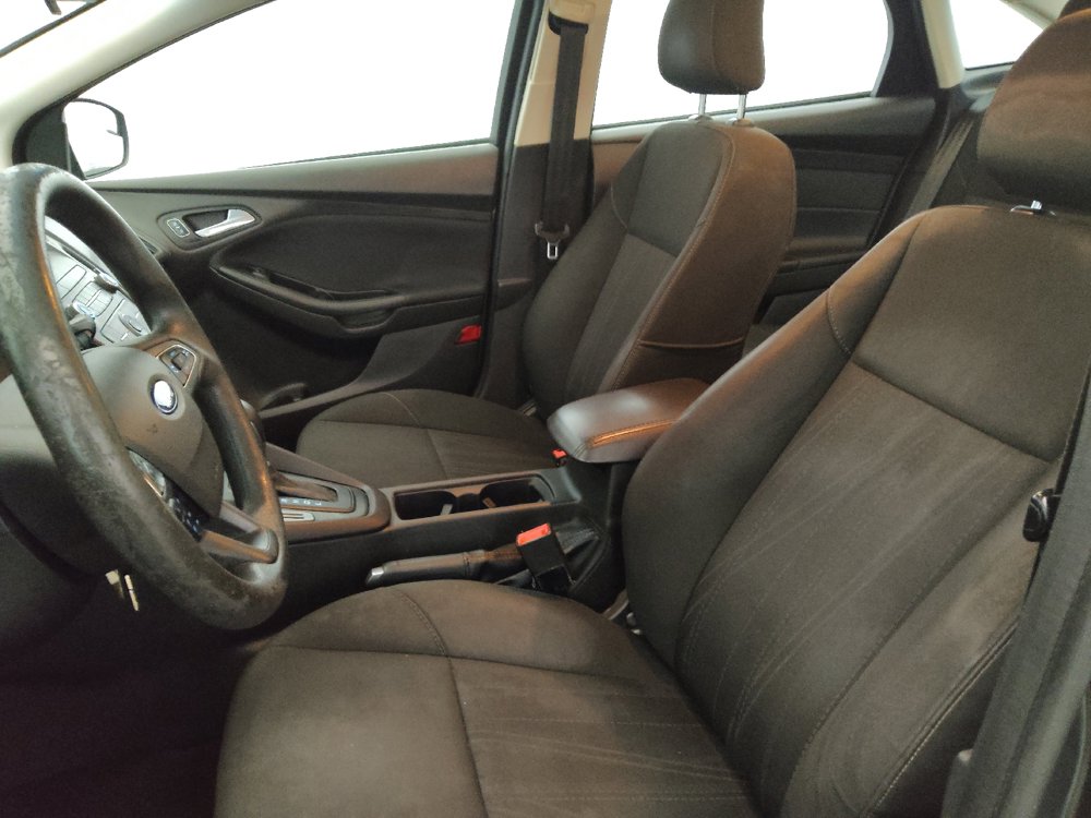 Used 2018 Ford Focus SE FWD image 17