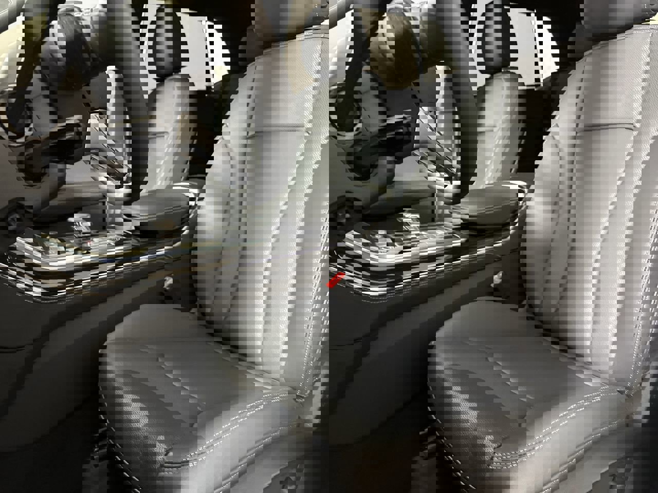 Used 2025 Audi Q8 Premium Plus w/ Premium Plus Package image 26