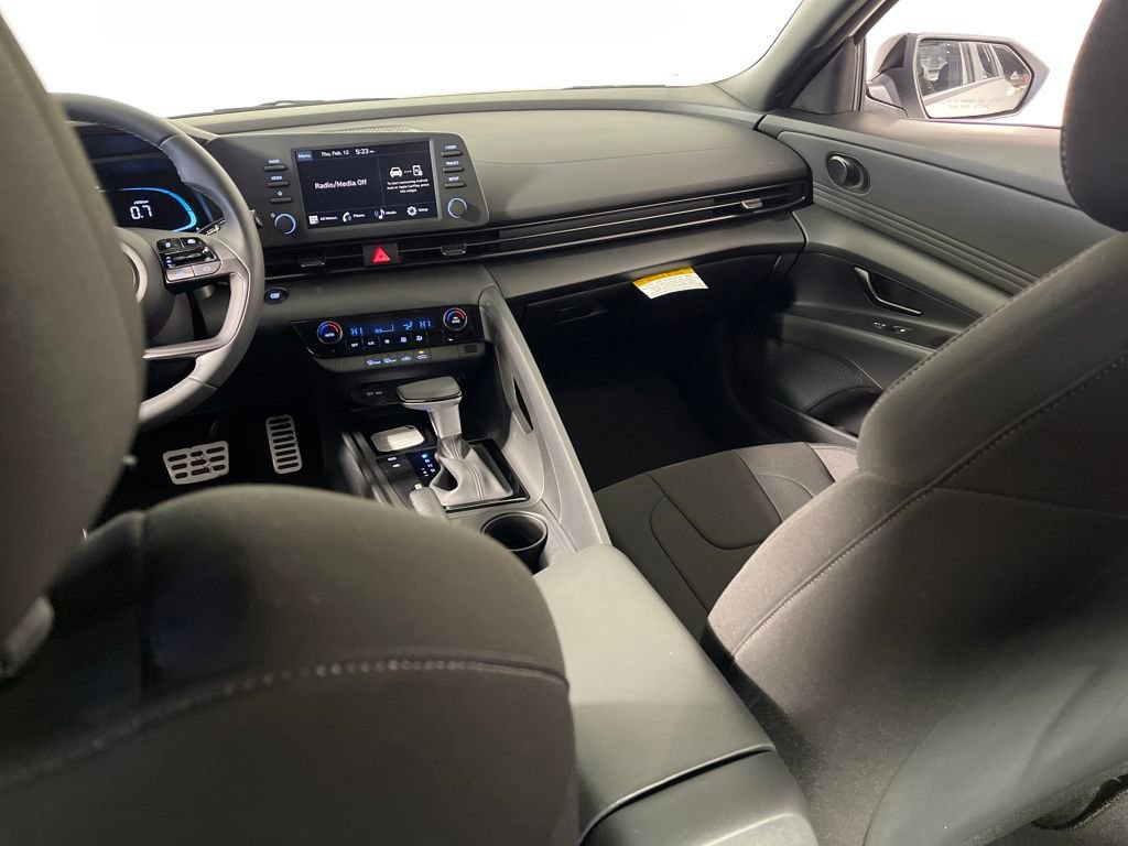 New 2026 Hyundai Elantra Sport FWD image 17