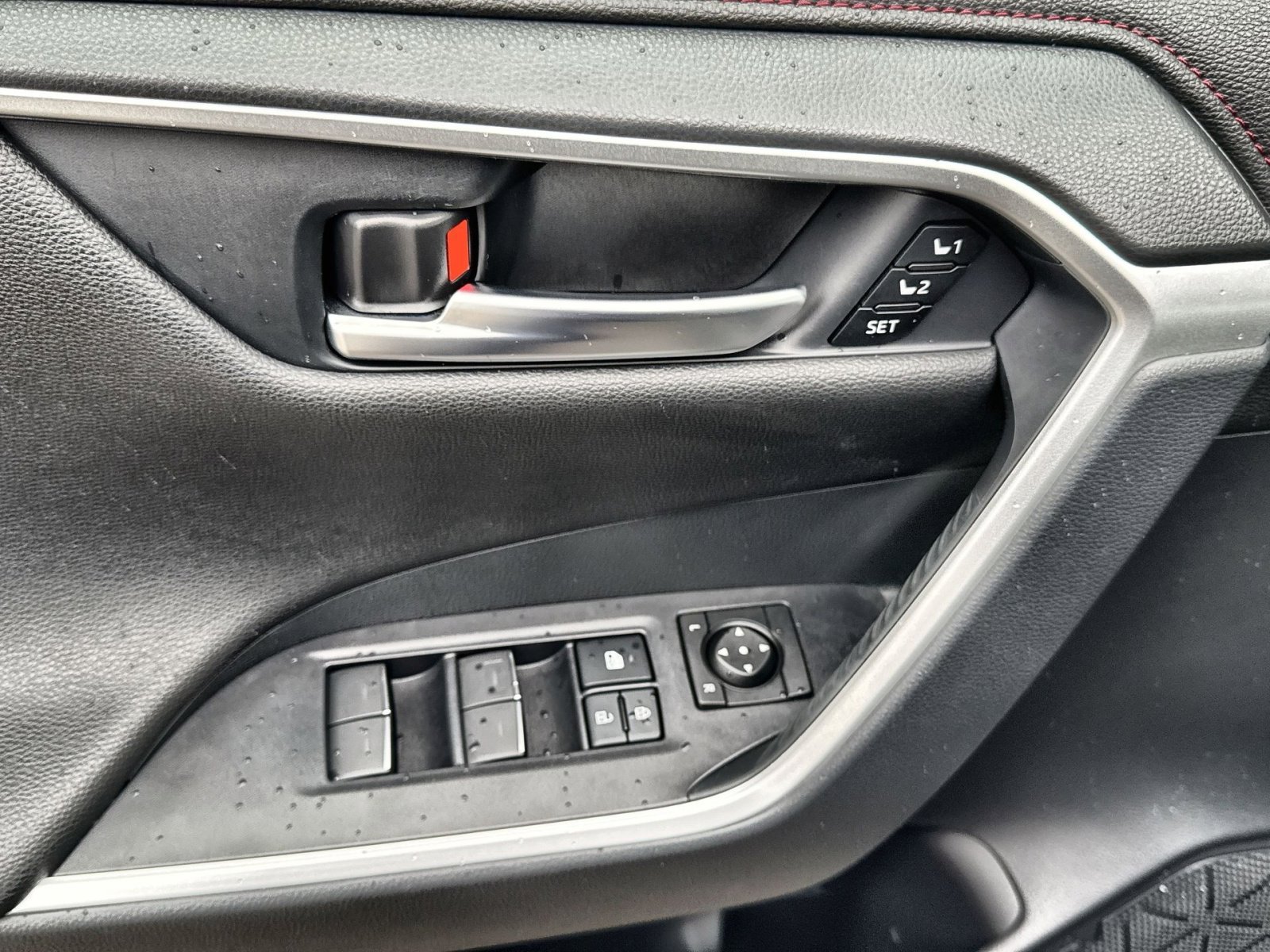 Used 2024 Toyota RAV4 XSE w/ Premium Package image 15