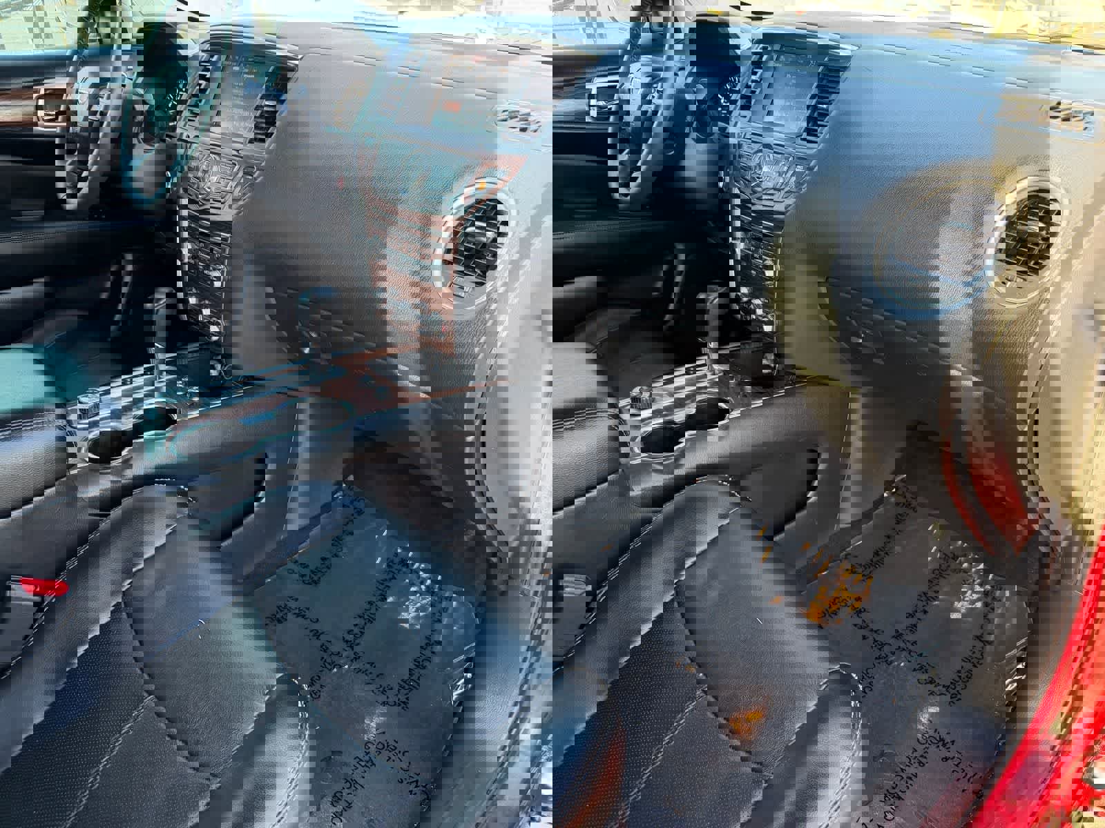 Used 2018 Nissan Pathfinder Platinum image 11