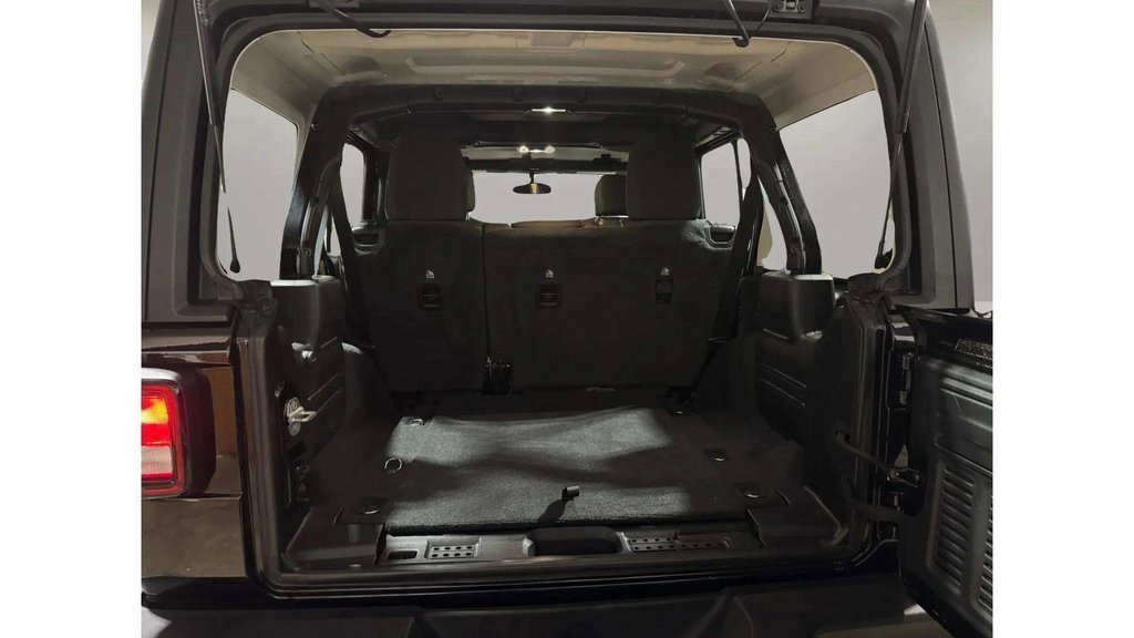 Used 2022 Jeep Wrangler Unlimited Sport image 24