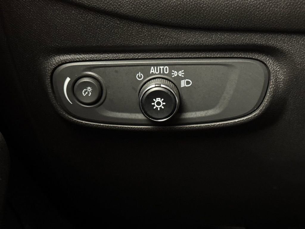 Used 2022 Chevrolet Equinox LT image 28