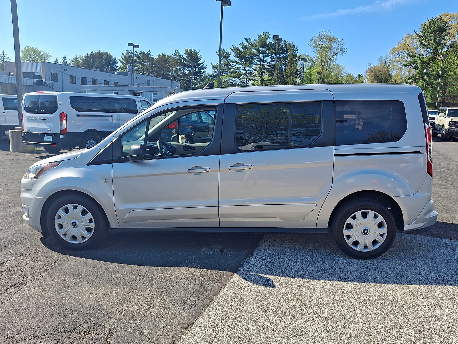 Used 2022 Ford Transit Connect XLT image 4