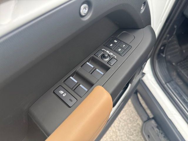 New 2026 Land Rover Defender 110 S image 11