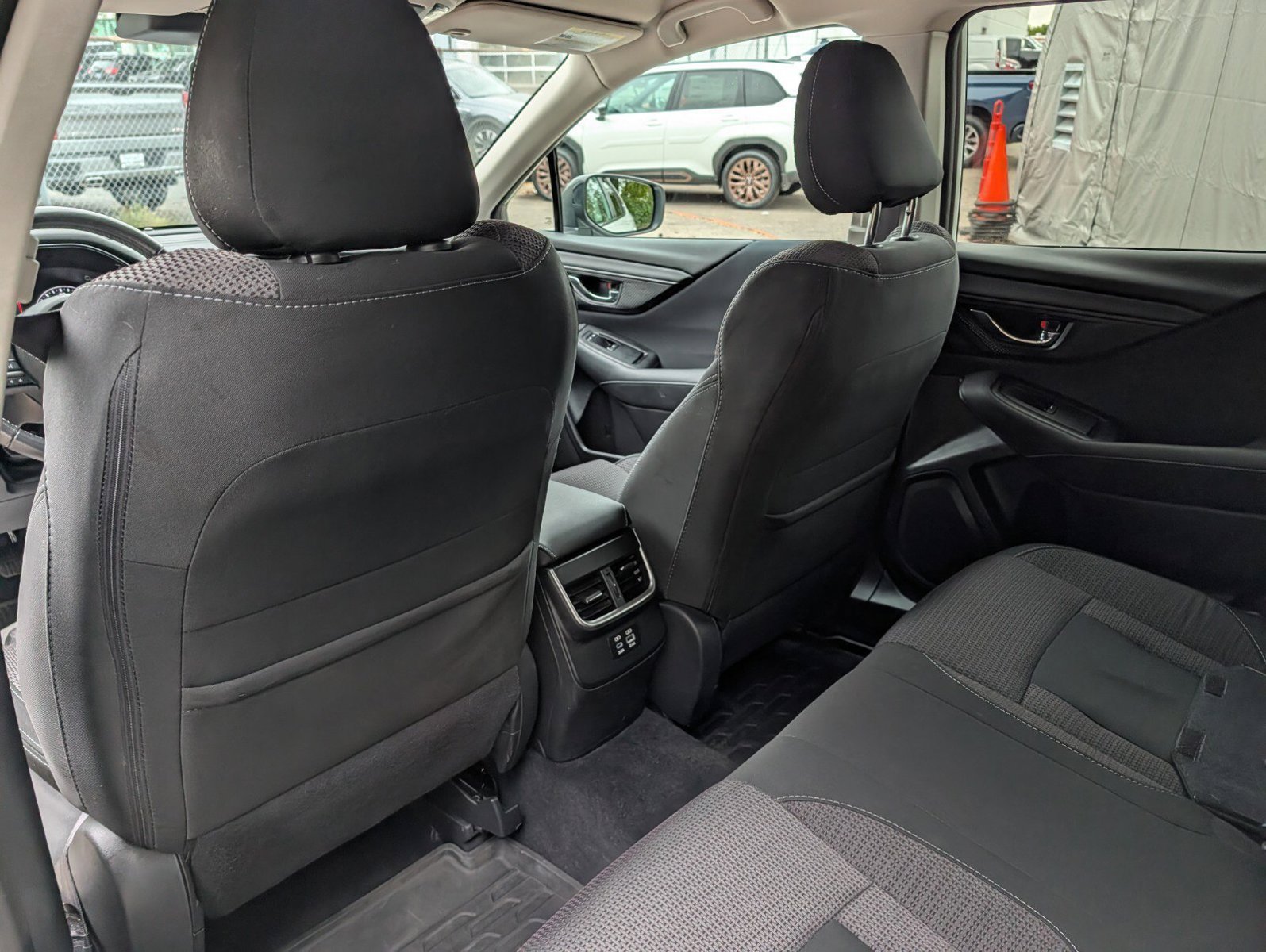 Used 2024 Subaru Outback Premium AWD/4WD image 19