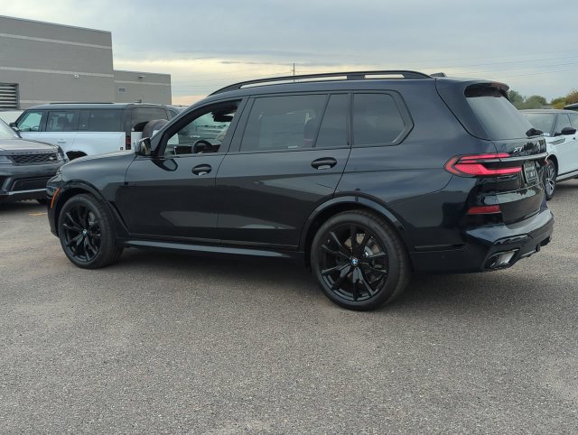 Used 2026 BMW X7 xDrive40i w/ M Sport Package AWD/4WD image 8