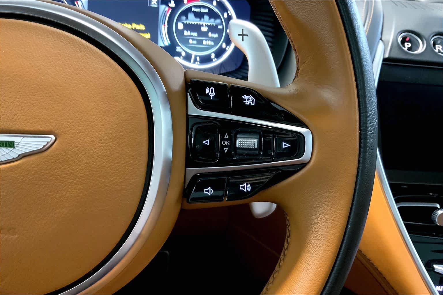Used 2021 Aston Martin DBX AWD/4WD image 24
