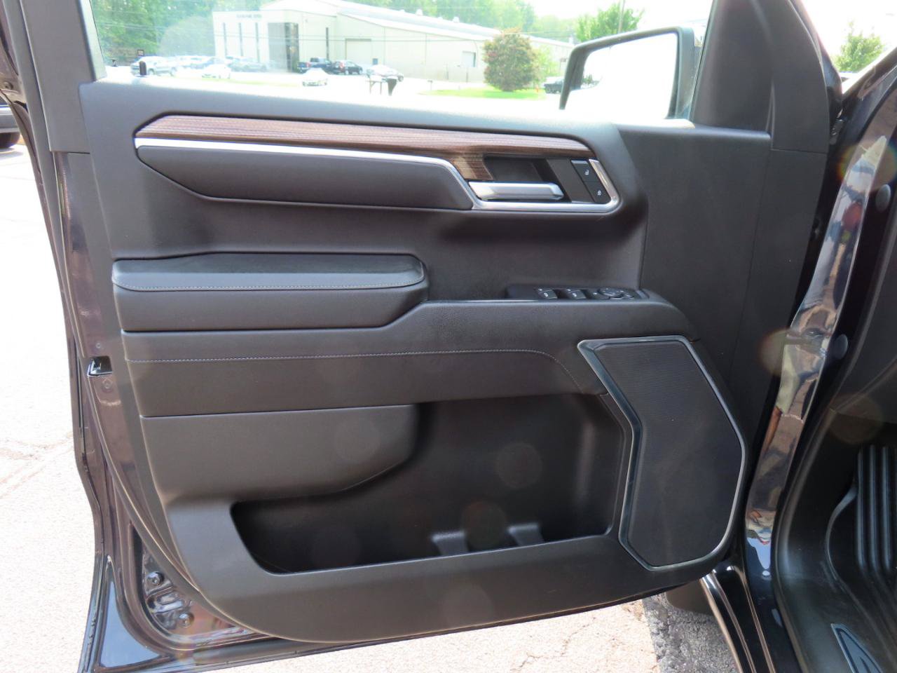 Used 2023 Chevrolet Silverado 1500 LT w/ Protection Package AWD/4WD image 17
