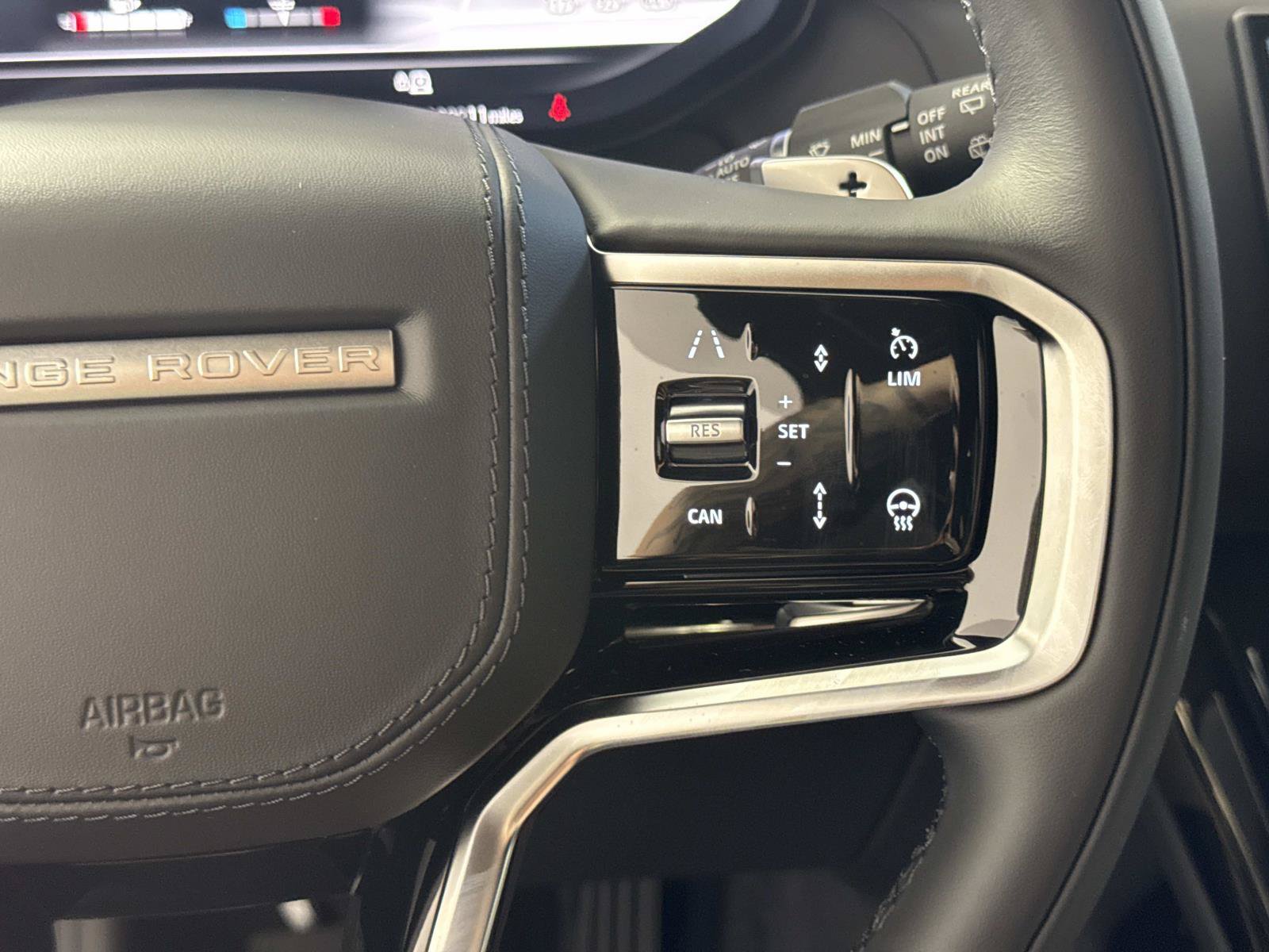 New 2026 Land Rover Range Rover Sport SE AWD/4WD image 33