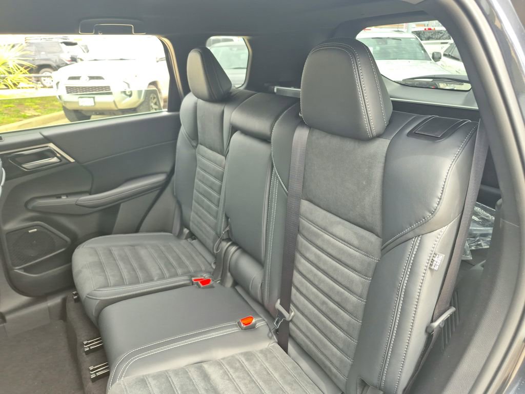 New 2026 Mitsubishi Outlander LE FWD image 21