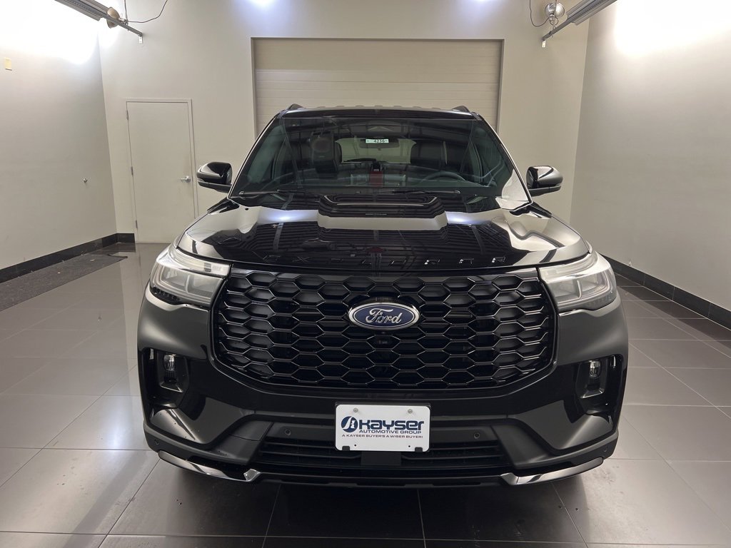 New 2025 Ford Explorer ST-Line image 2