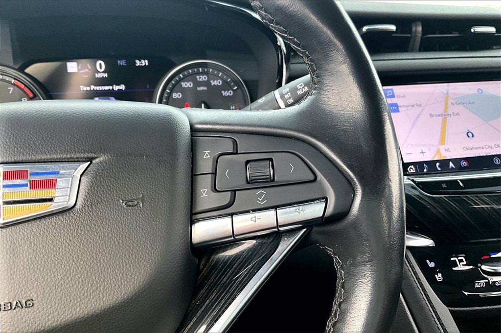 Used 2023 Cadillac XT6 Premium Luxury w/ Technology Package image 21