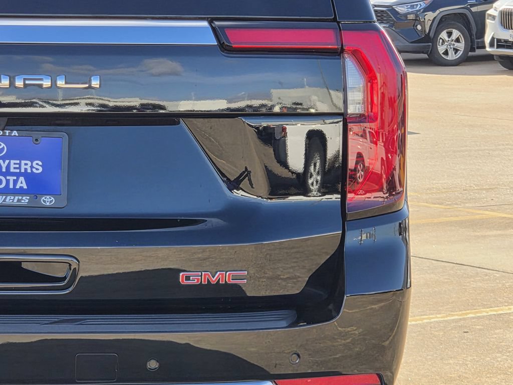 Used 2025 GMC Yukon Denali AWD/4WD image 9