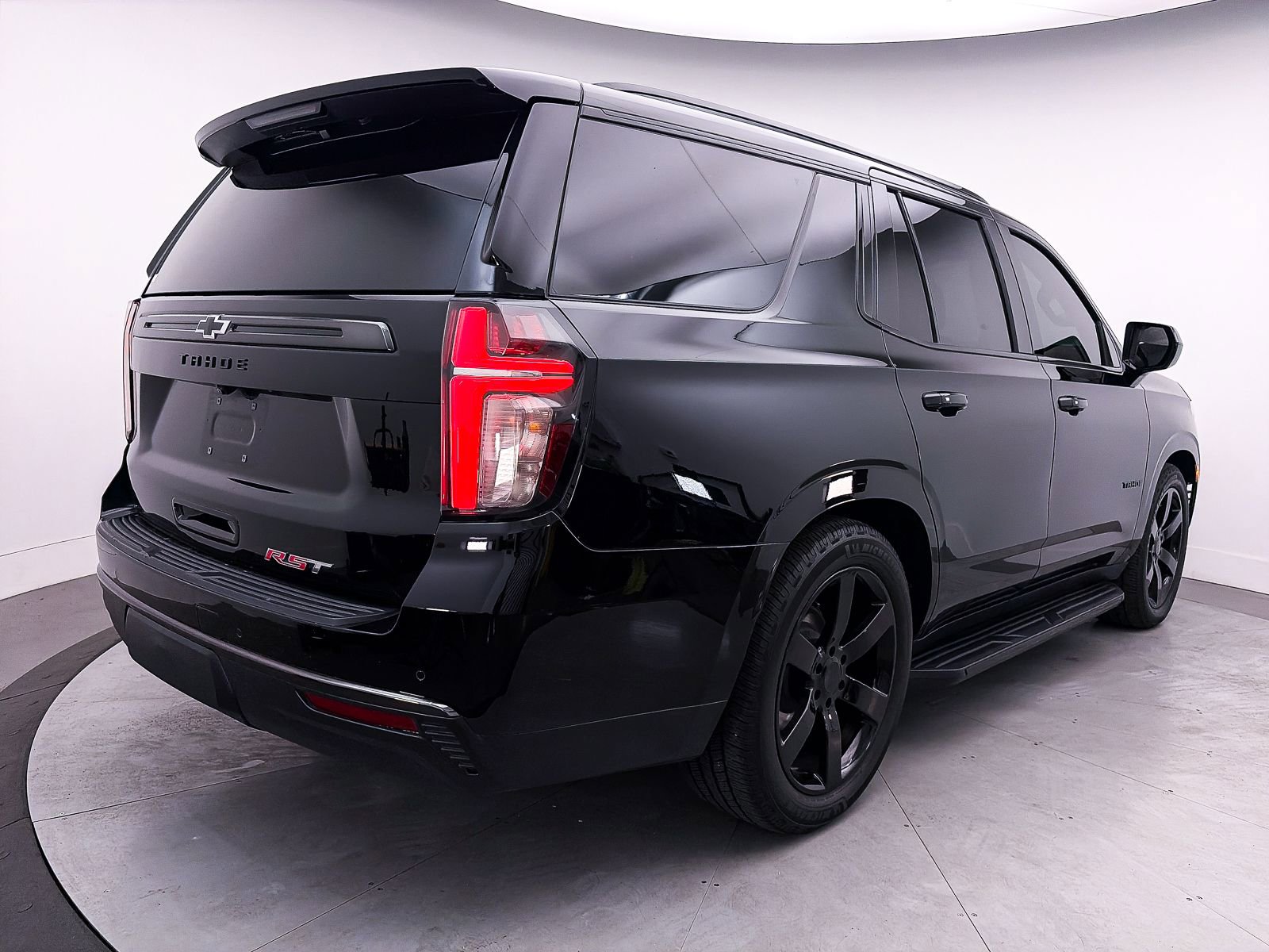 Used 2021 Chevrolet Tahoe RST RWD image 16