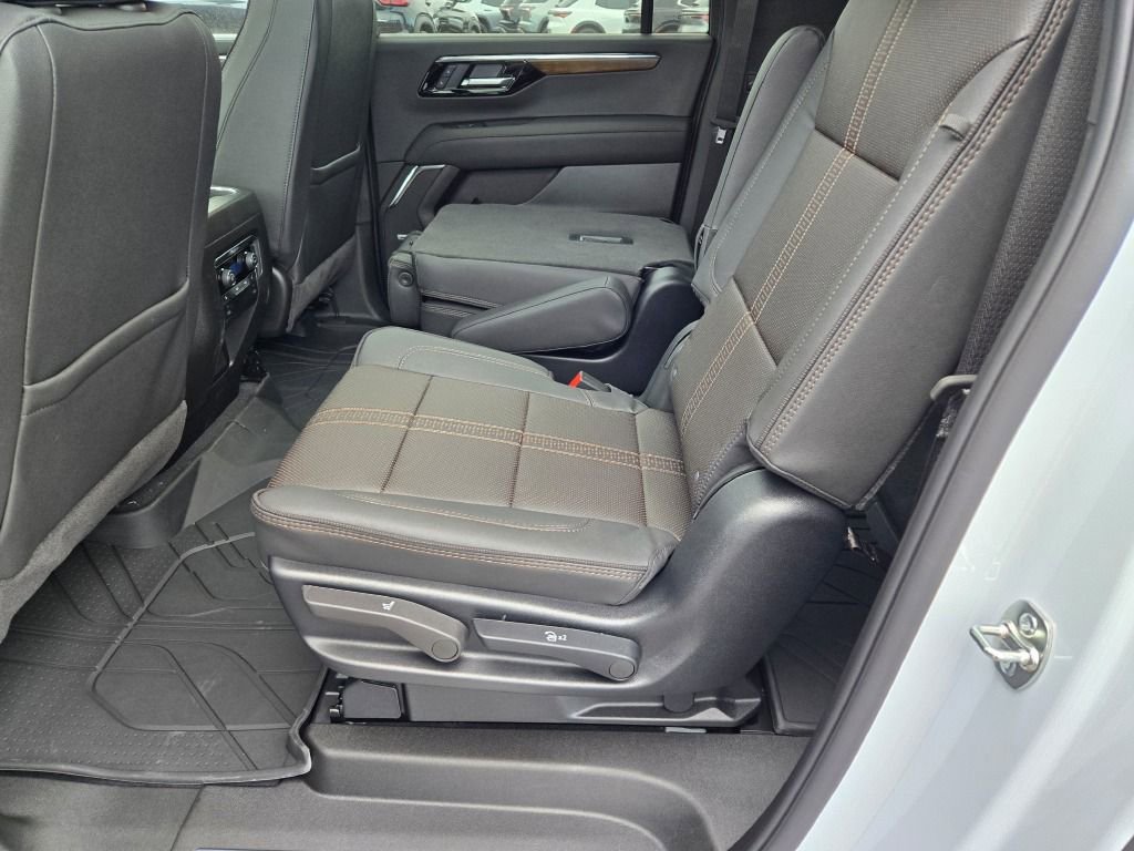 New 2026 Chevrolet Suburban High Country w/ Sun And Tow Package image 17