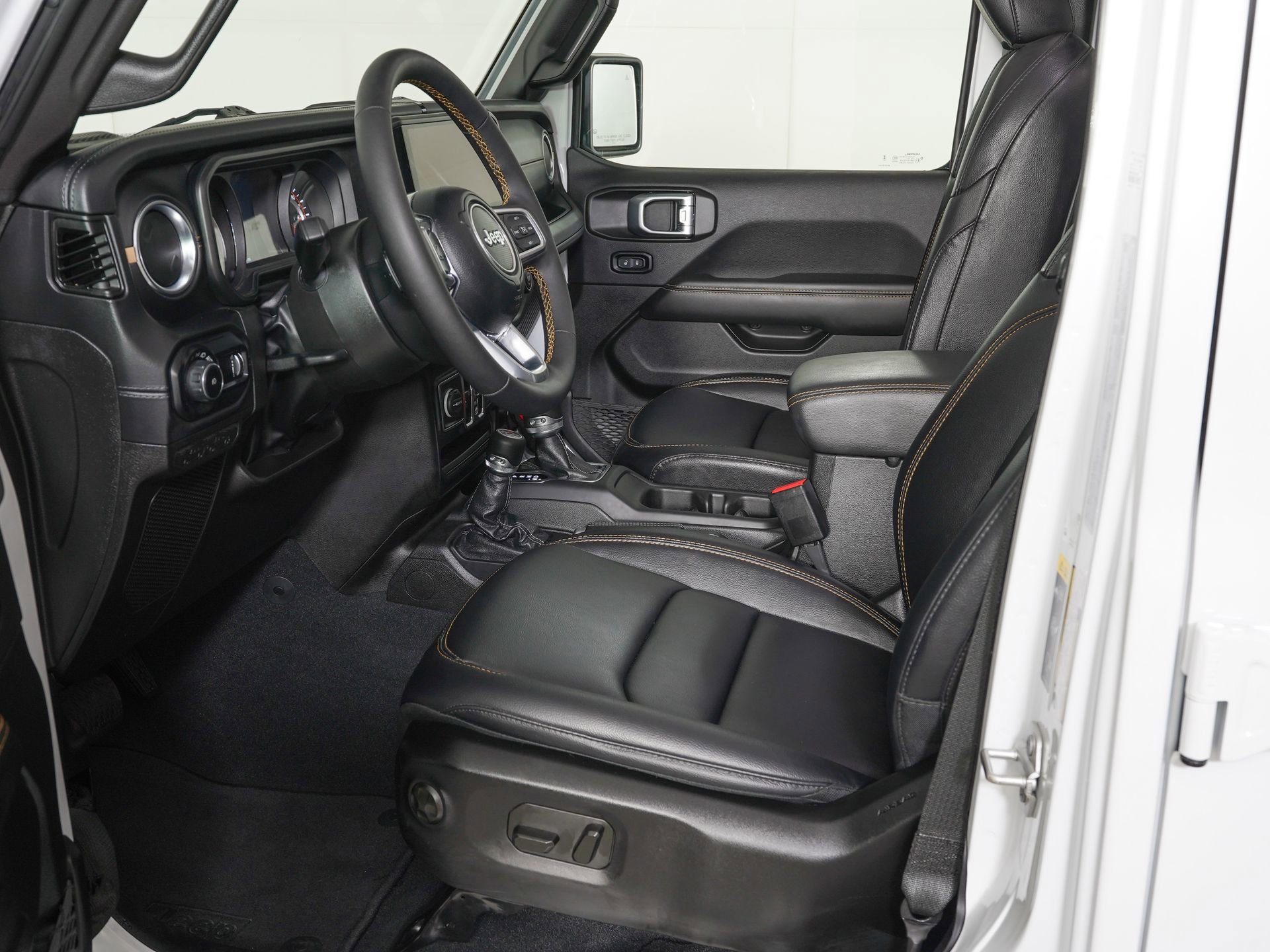 Used 2024 Jeep Wrangler Unlimited Sahara w/ Safety Group AWD/4WD image 12