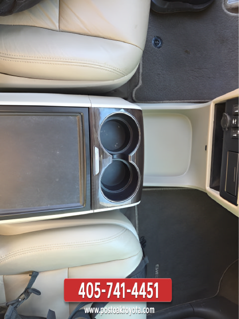 Used 2019 Toyota Sienna XLE w/ XLE Navigation Package FWD image 17