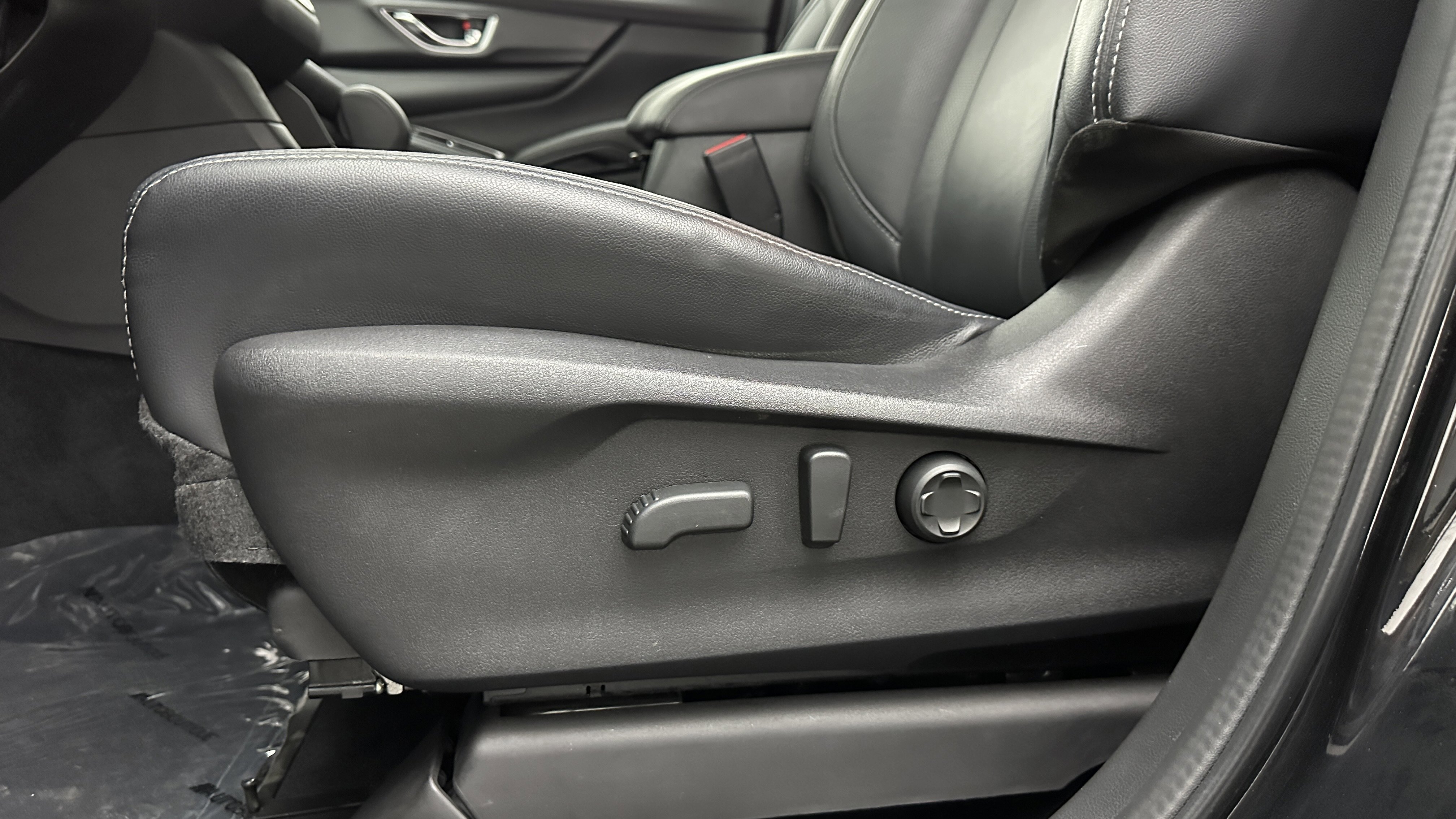 Used 2023 Subaru Ascent Limited image 12