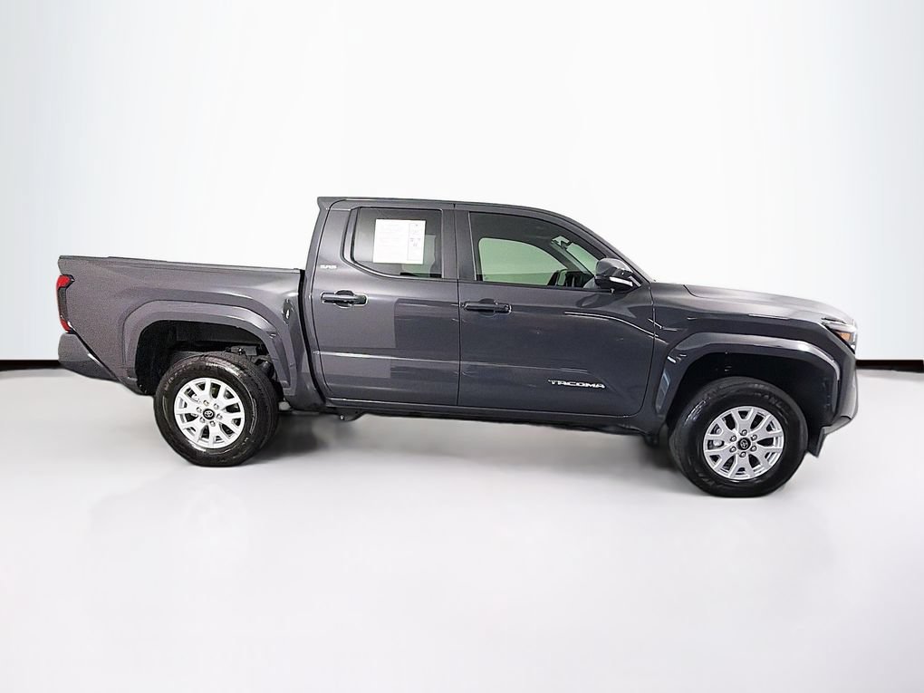 Used 2025 Toyota Tacoma SR5 AWD/4WD image 11