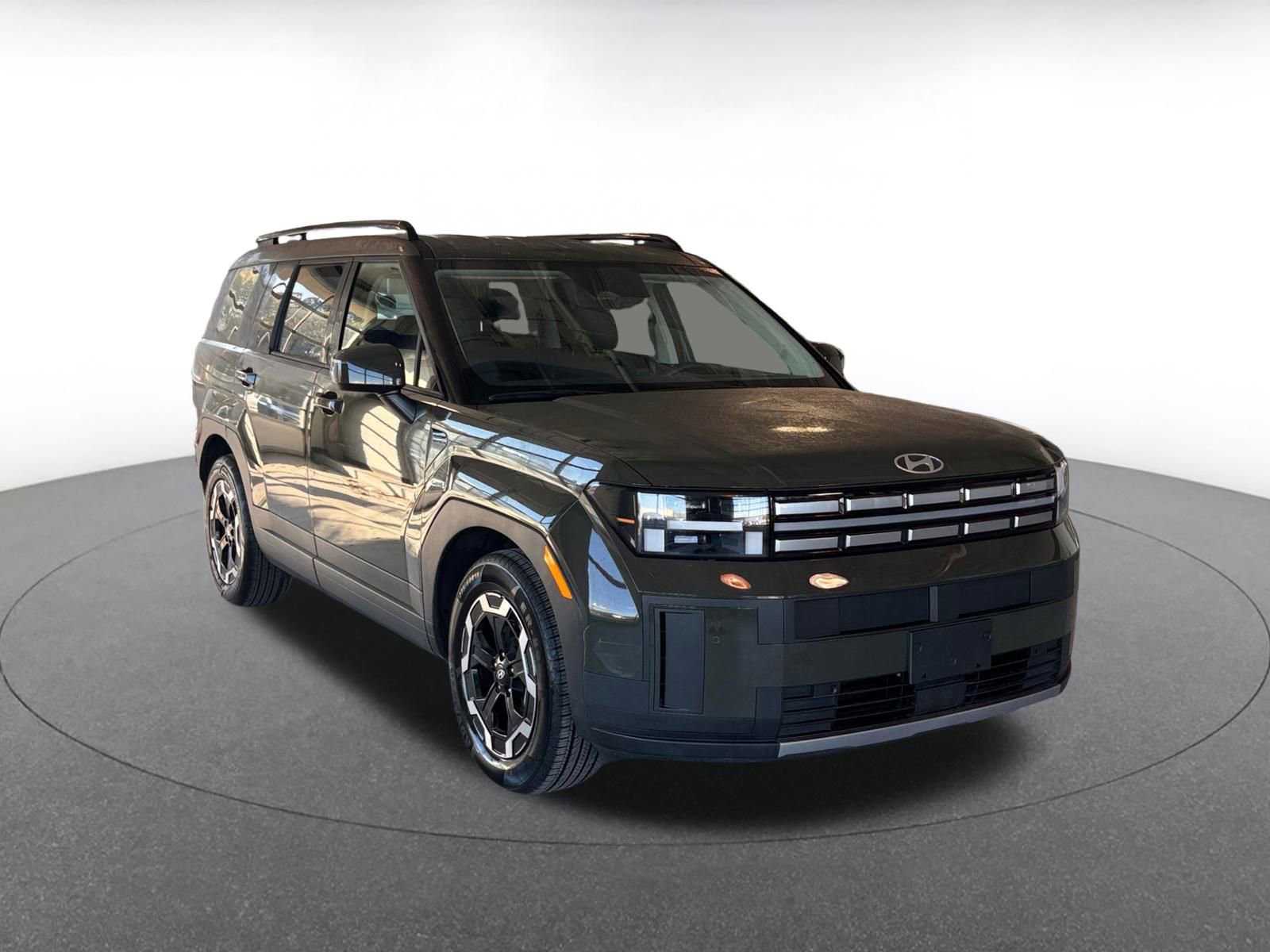 Used 2025 Hyundai Santa Fe SEL image 2