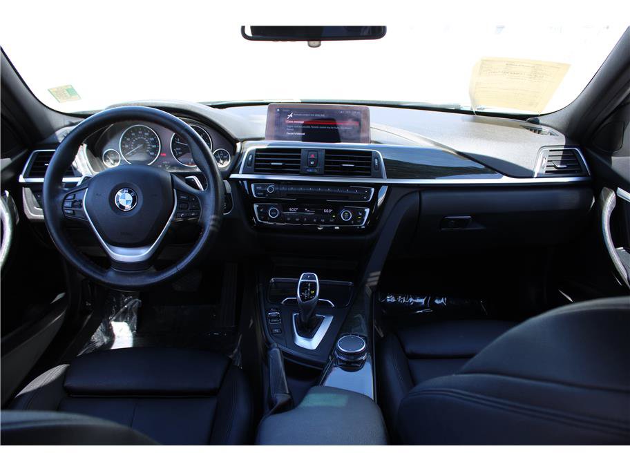 Used 2018 BMW 328d xDrive Sedan w/ Convenience Package AWD/4WD image 10