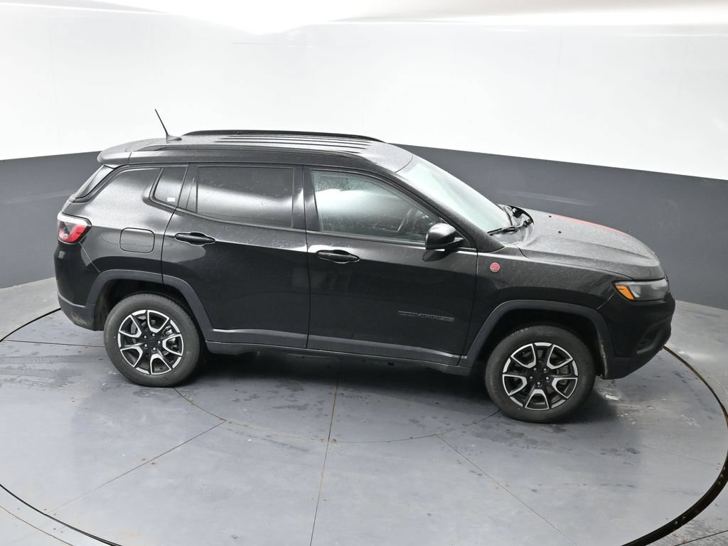 Used 2024 Jeep Compass Trailhawk AWD/4WD image 13