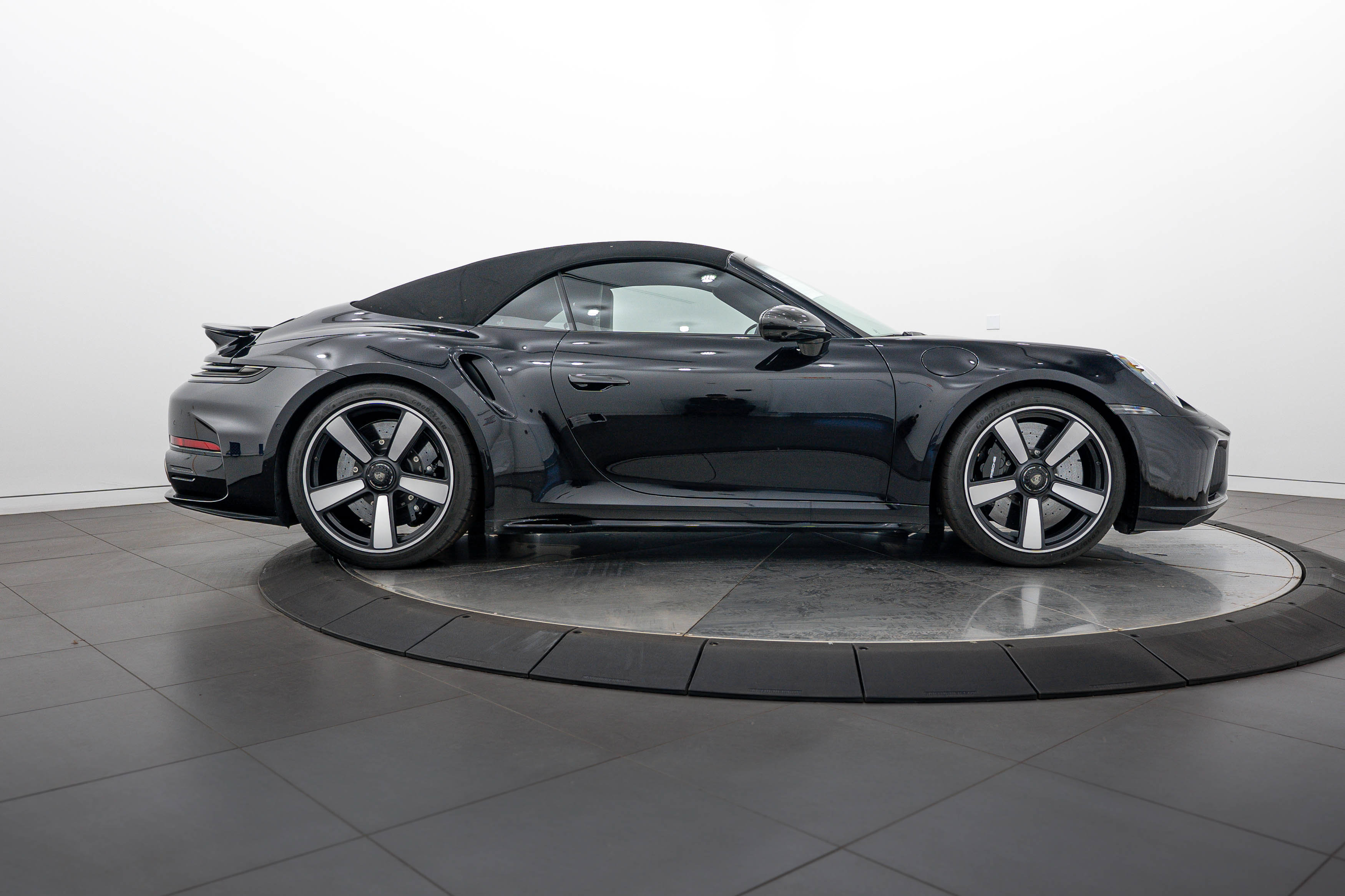 Certified 2026 Porsche 911 Turbo S AWD/4WD image 31
