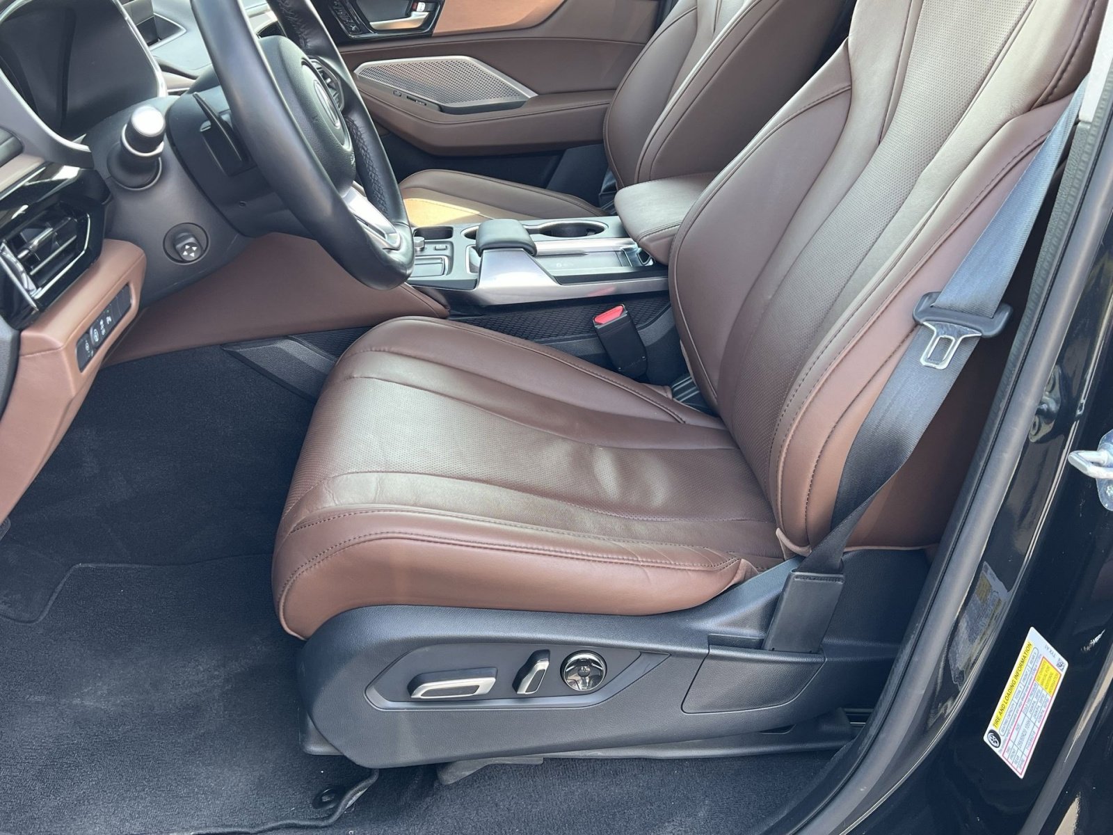 Certified 2024 Acura MDX SH-AWD w/ Technology Package image 10