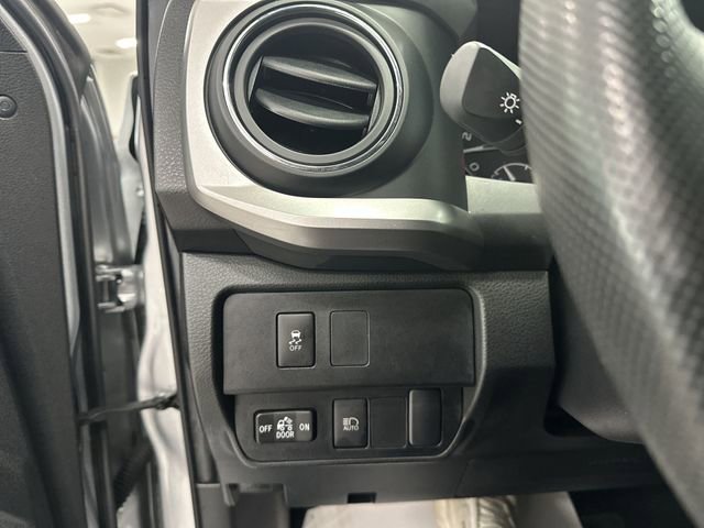 Used 2023 Toyota Tacoma SR5 AWD/4WD image 21