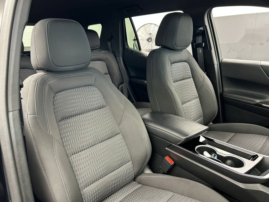 Used 2025 Chevrolet Equinox LT w/ Safety and Technology Package FWD image 47