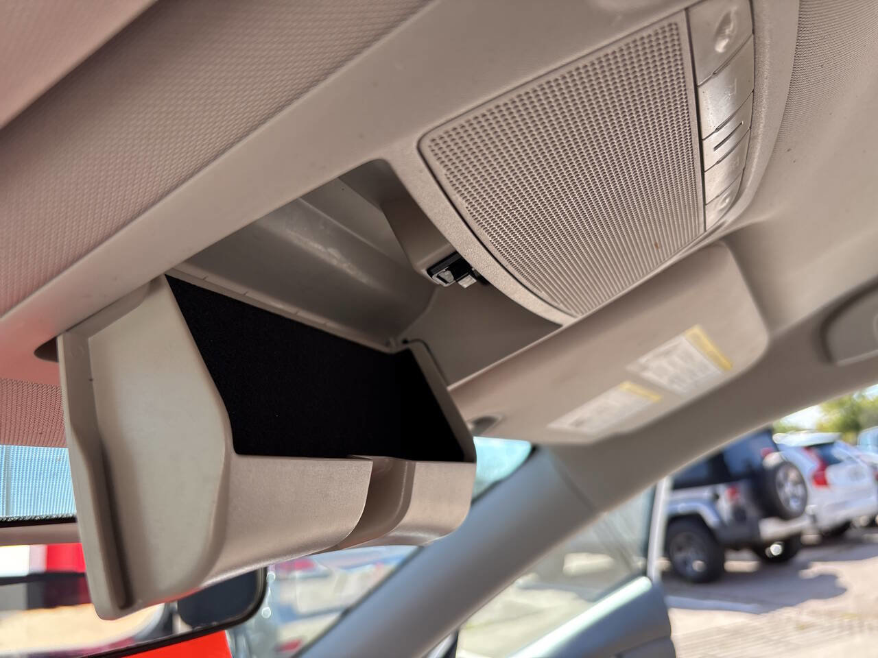 Used 2018 Nissan Rogue SV image 37