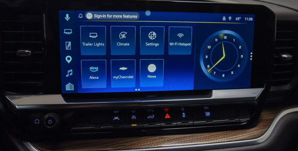 Used 2025 Chevrolet Silverado 1500 LT image 7