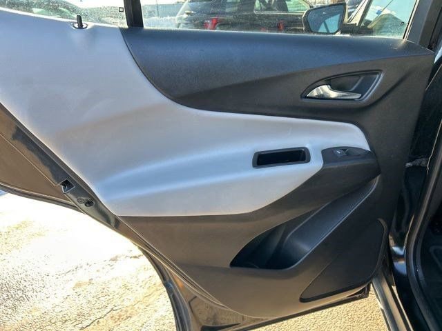 Used 2022 Chevrolet Equinox LS w/ LS Convenience Package image 35