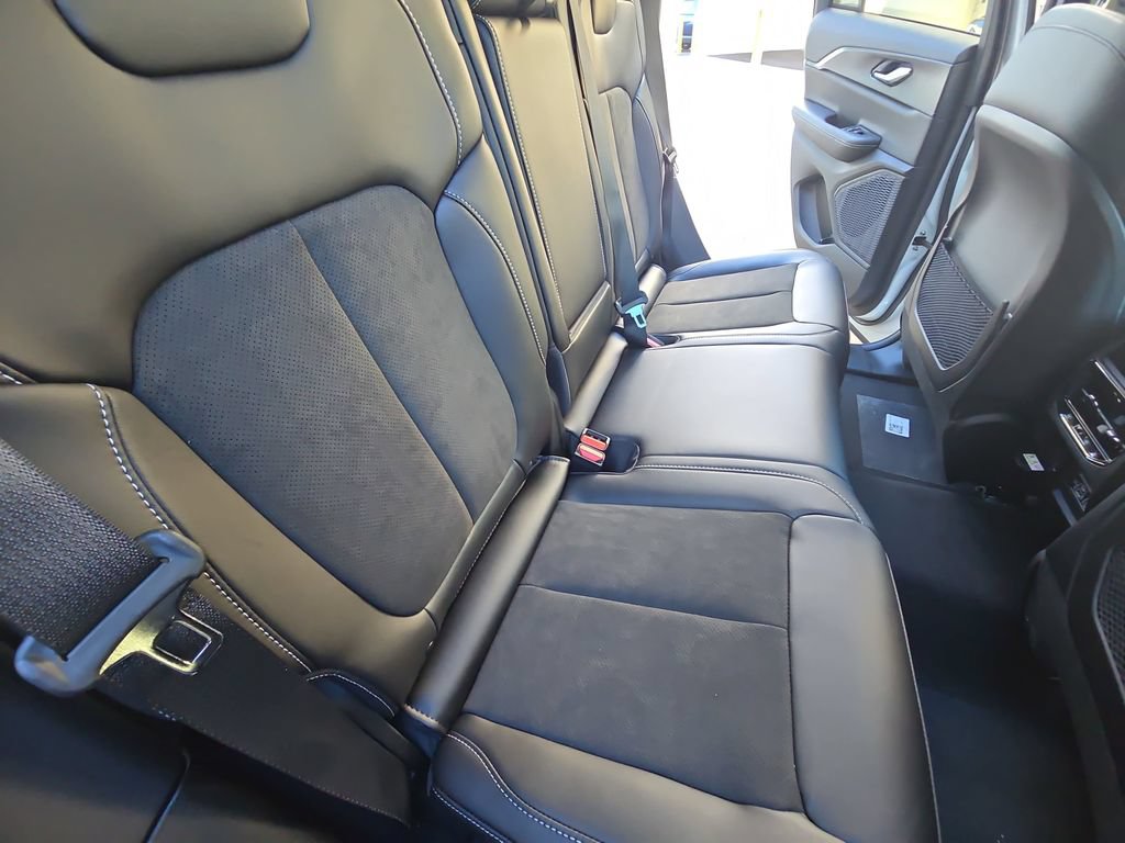New 2025 Jeep Grand Cherokee 4WD image 11