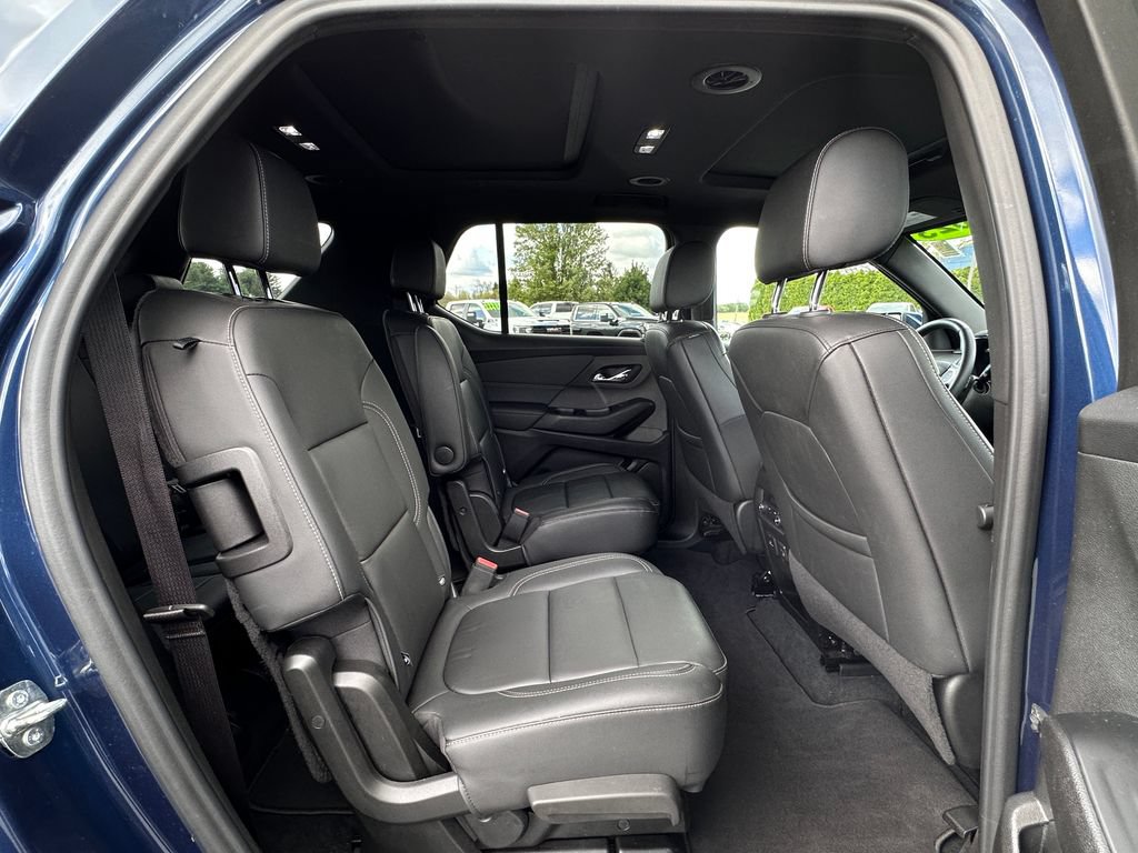 Used 2023 Chevrolet Traverse LT w/ LT Premium Package AWD/4WD image 17