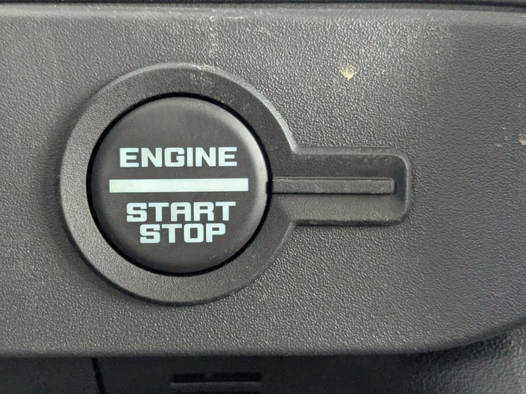 New 2025 Ford Bronco Badlands image 32