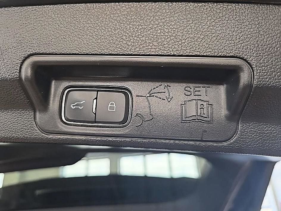 Used 2022 Ford Explorer ST w/ Equipment Group 401A image 31